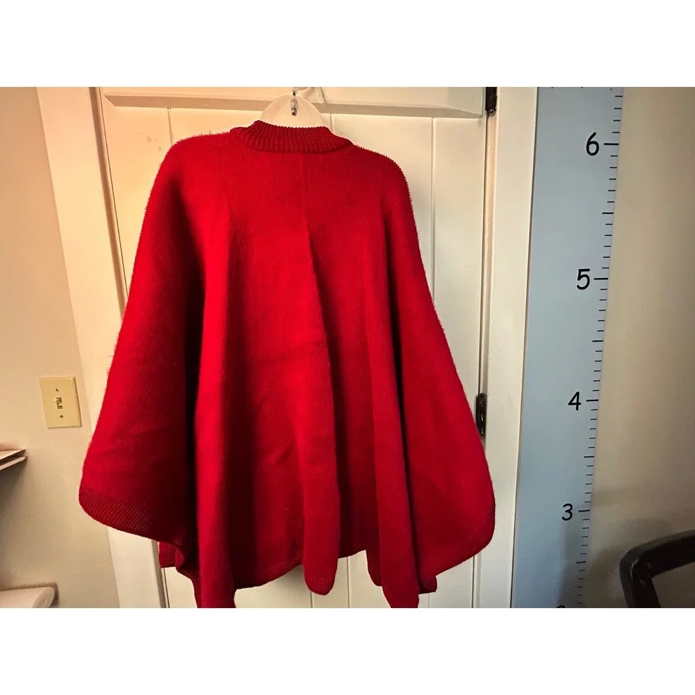 Handcrafted Sisandina Wool Red Poncho‎ Buttons Crew Collar Comfy Warm OS - Picture 3 of 9